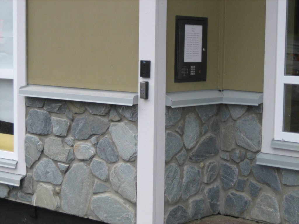 River Rock Exterior Wainscot K2 Stone