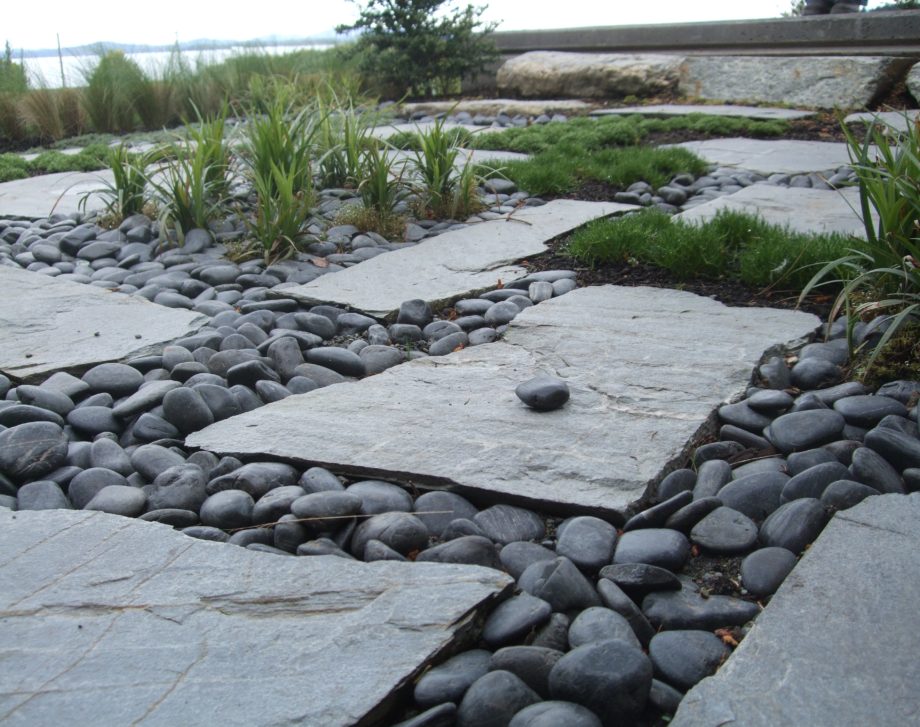 5 Easy DIY Landscaping Ideas With Flagstone | K2 Stone