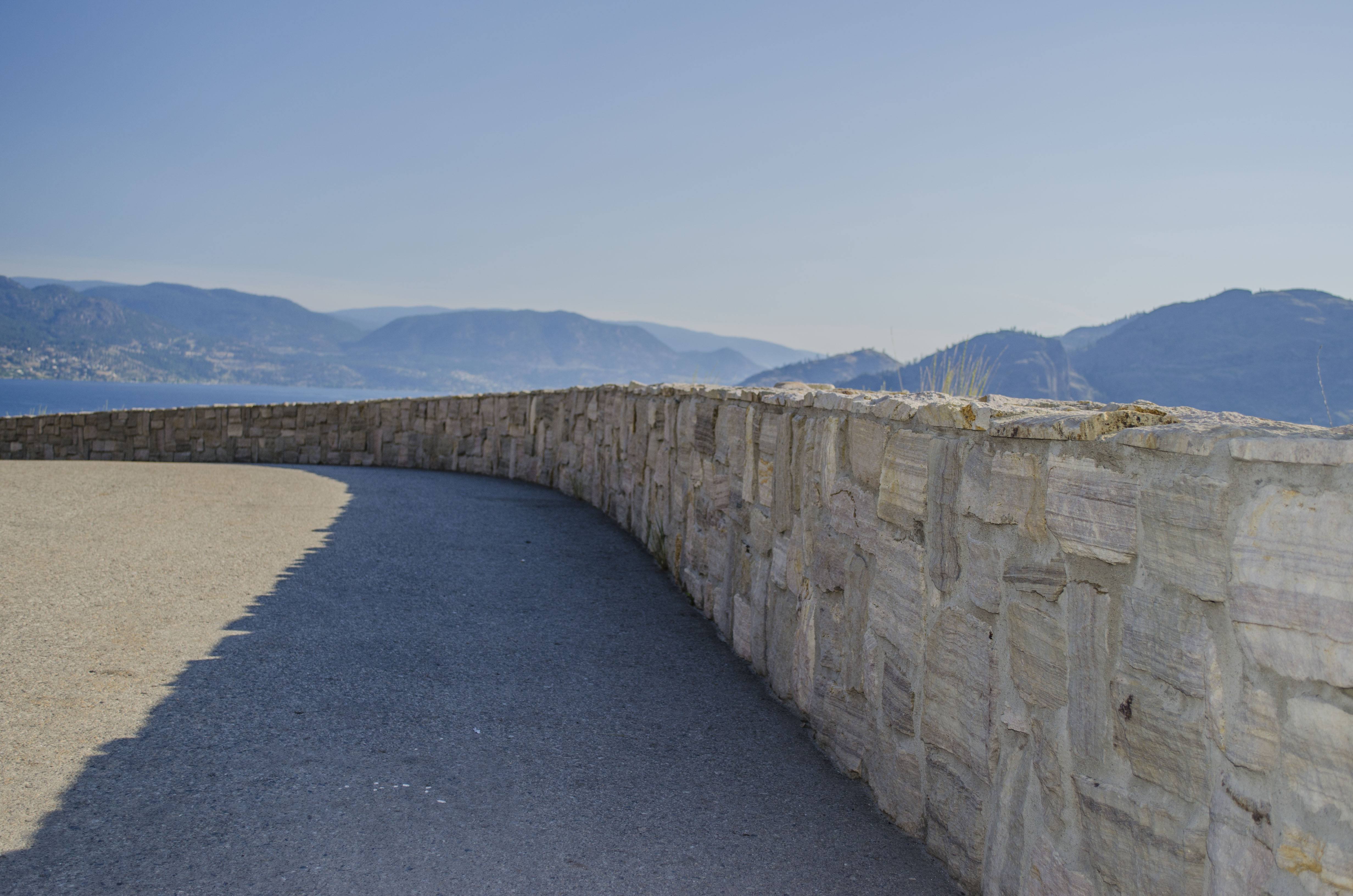 Natural Stone Retaining Wall K2 Stone   DSC 0125 