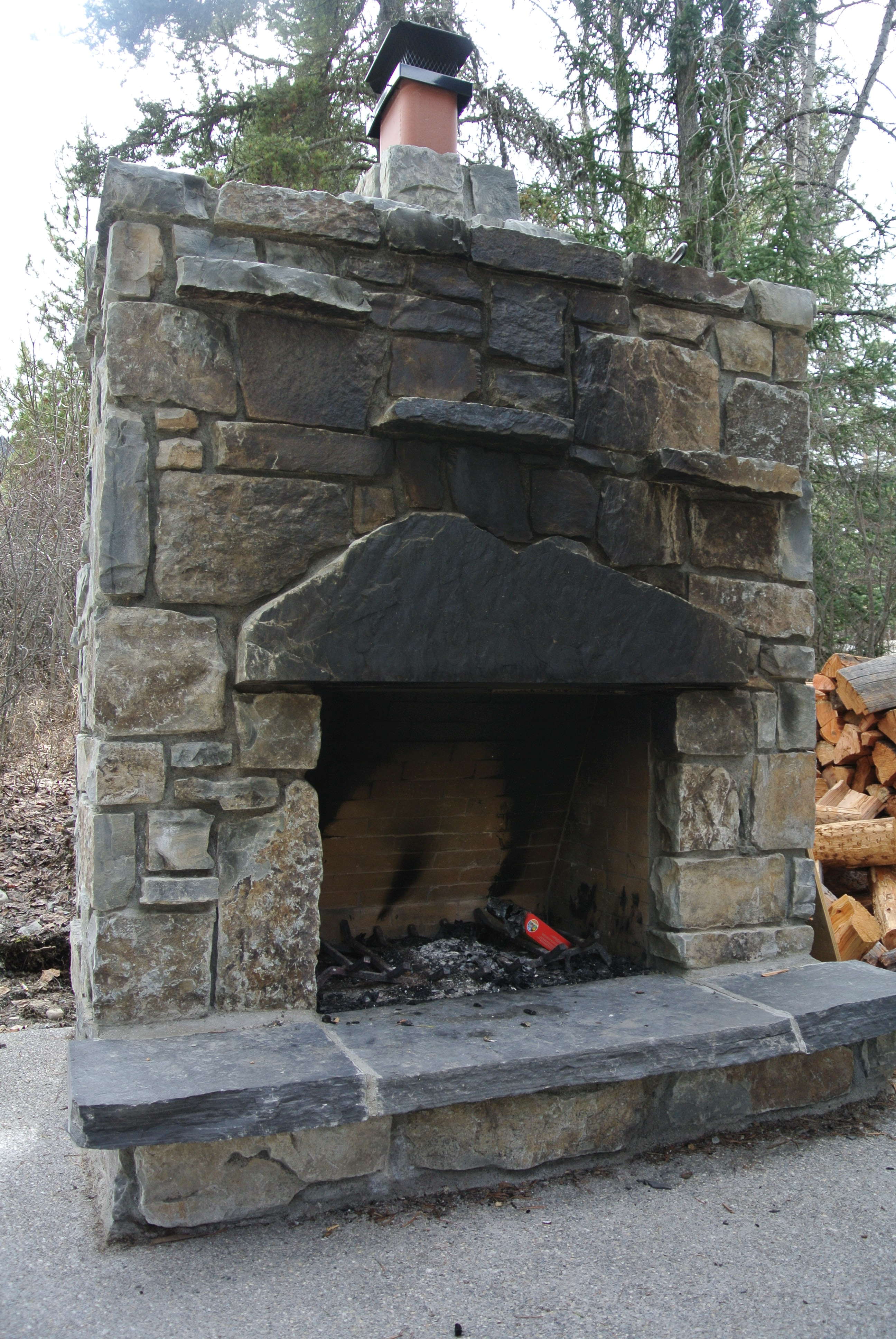 Exterior Alberta Fireplace K2 Stone   Moose Mountain Squares Recs 17 E1474658318773 