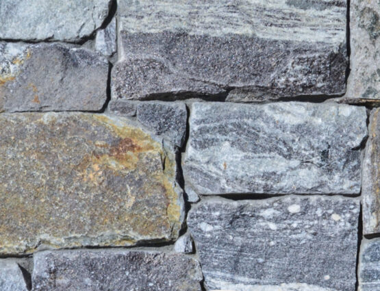 Creekside Granite Ledgestone